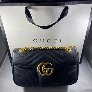 Black gucci marmont purse